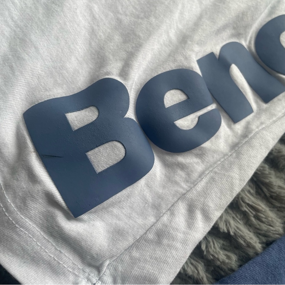 Bench Shirt - Picture 3 of 5
